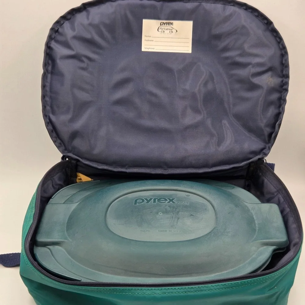 Pyrex‎ Portables 4 Pc Glass Dish,Lid, Insulated Food Carrier, Hot Pack 2.2qt